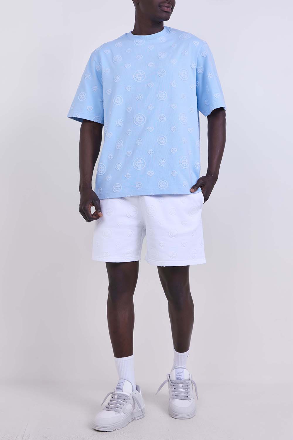 חולצת טי בגזרת אוברסייז